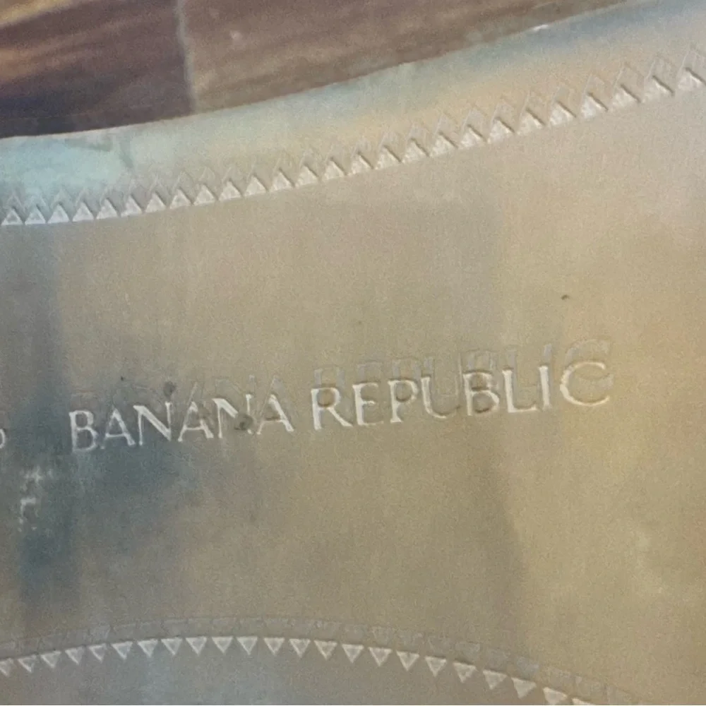 Banana Republic elevate your
